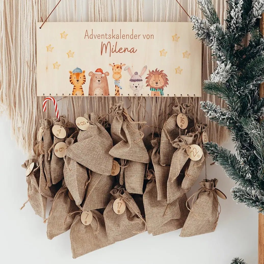 Adventskalender personalisiert - "Weihnachtstiere unten Sterne" Aquarell - wunderwunsch