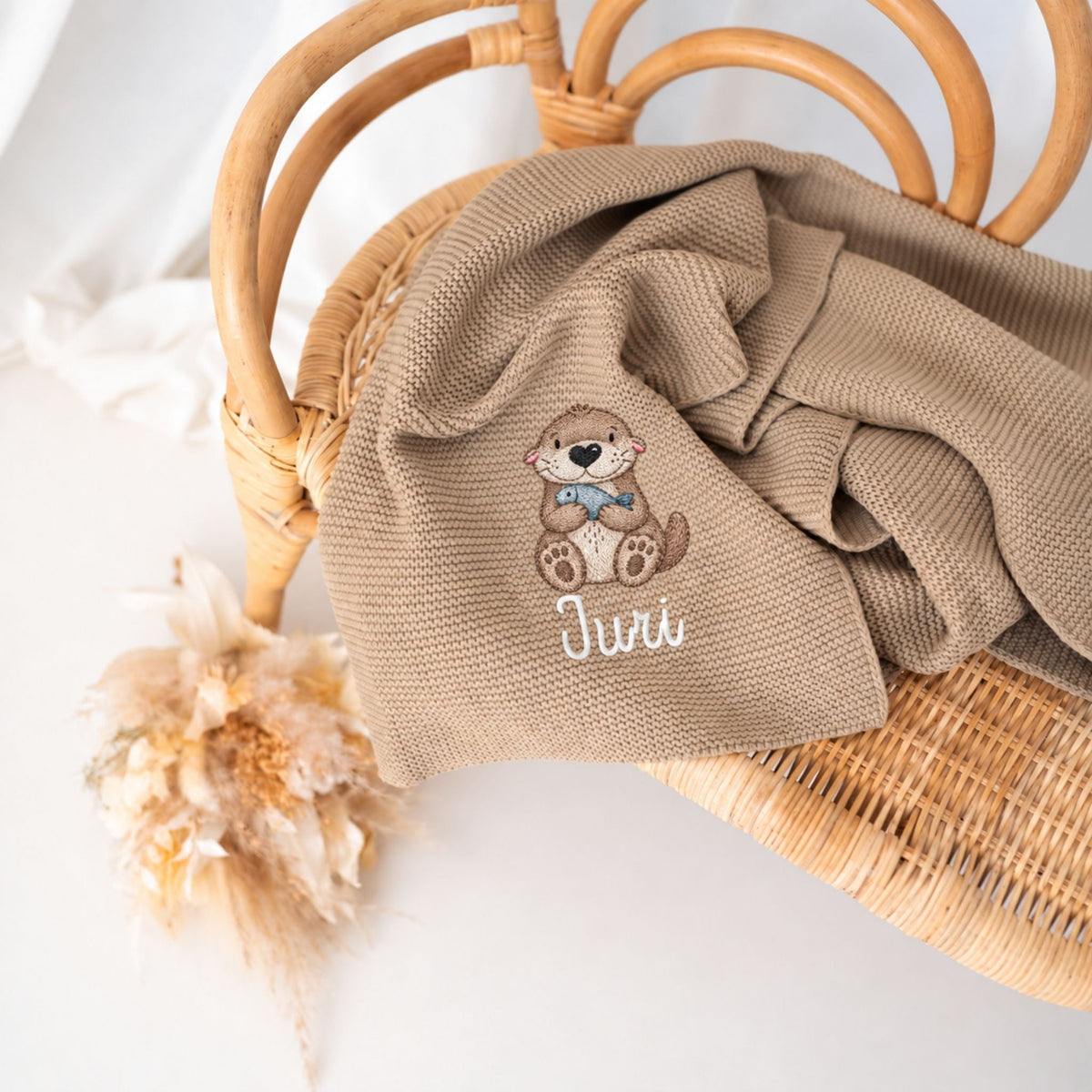 Babydecke personalisiert aus 100 % Bio-Baumwolle - Otter mit Fisch - wunderwunsch