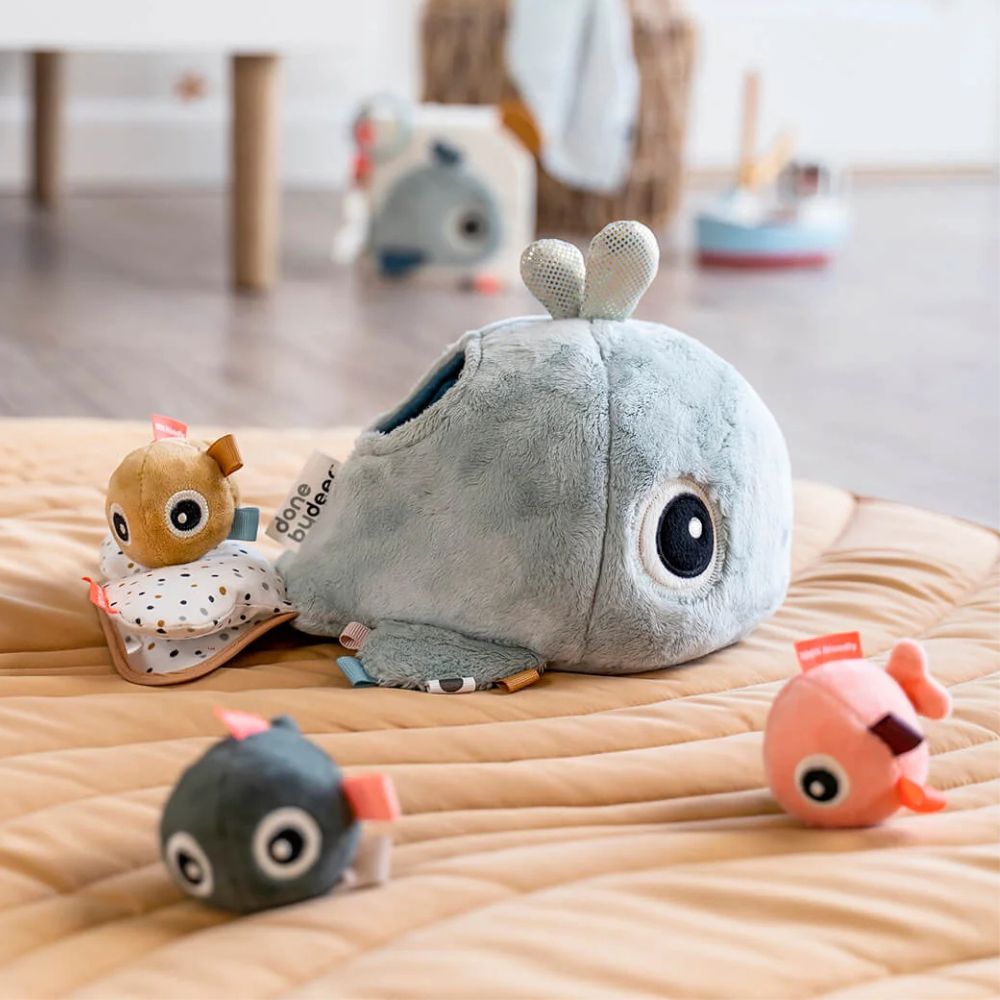 DONEBYDEER Kuscheltier Versteckspiel personalisiert - Wal - wunderwunsch