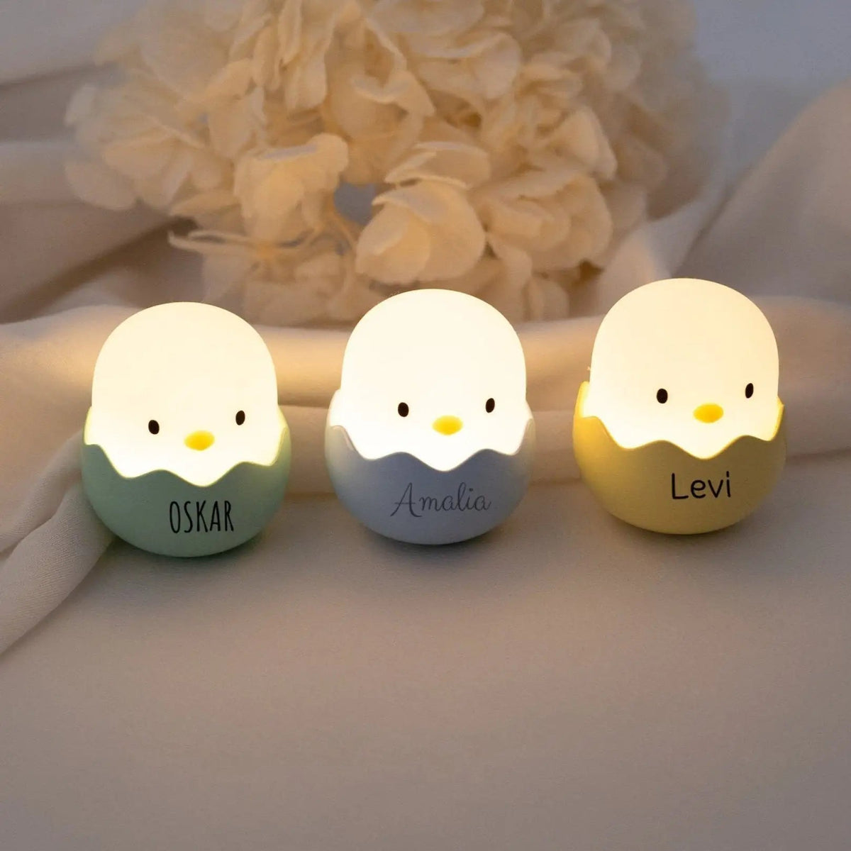 EGGY EGG Baby Küken Nachtlicht personalisiert - blau, gelb oder grün - wunderwunsch