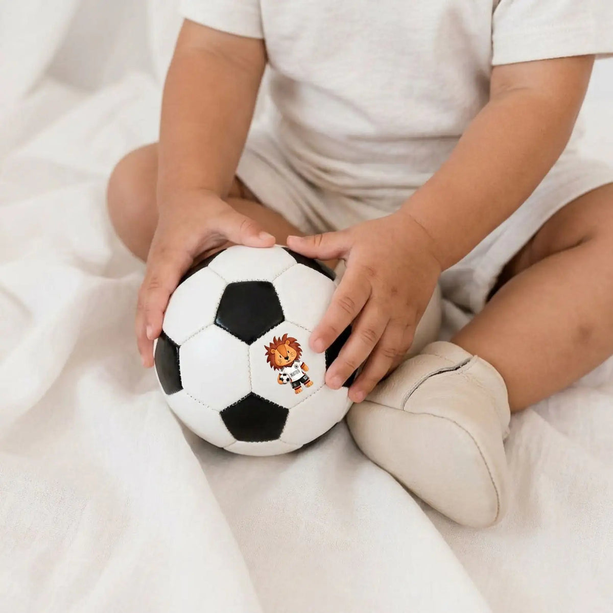 Fußball Schwarz-Weiß - Fußball Löwe personalisiert - wunderwunsch