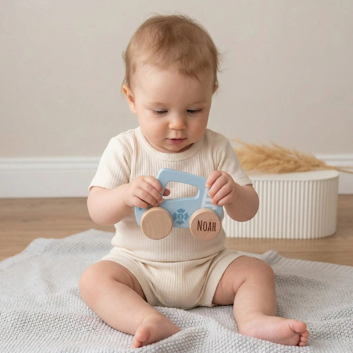 SMALL FOOT Schiebeauto personalisierbar - wunderwunsch