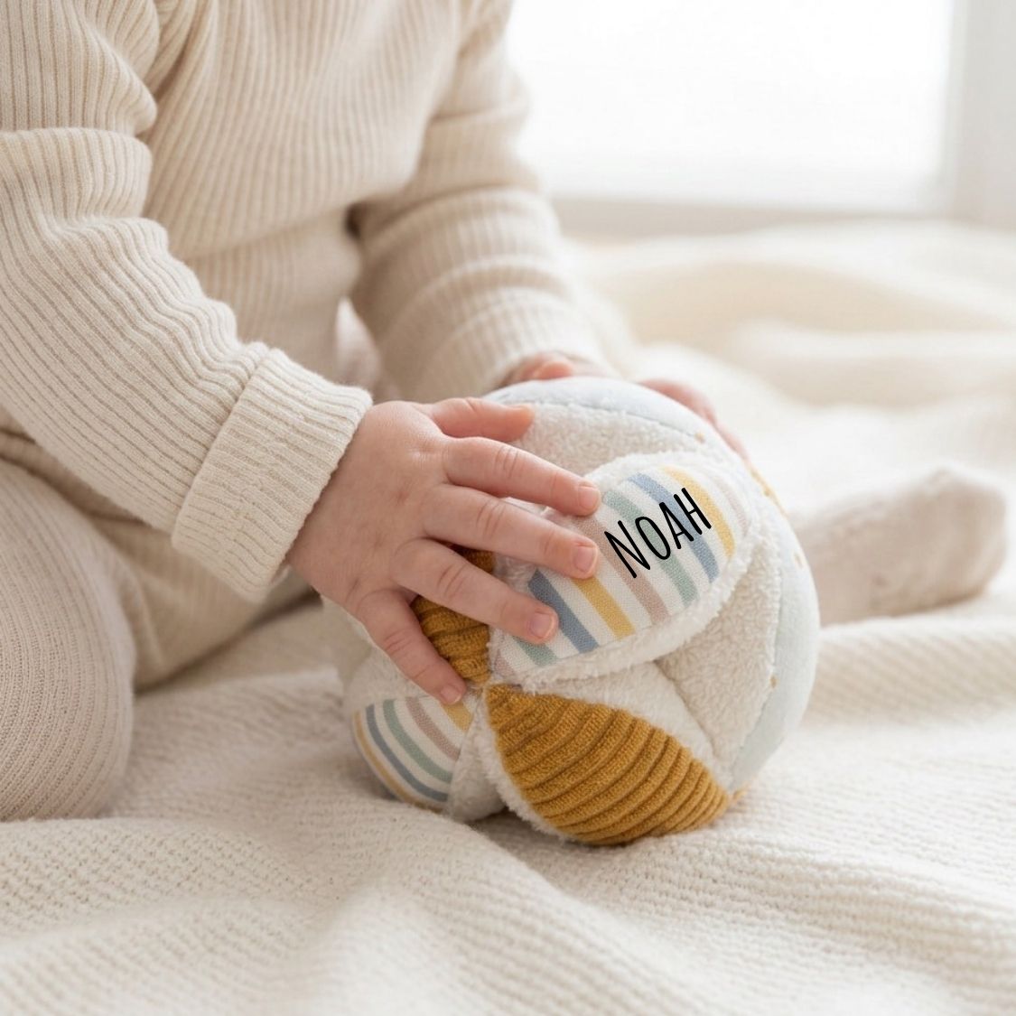 STERNTALER Stoffball mit Rassel und Knisterpapier personalisiert - wunderwunsch