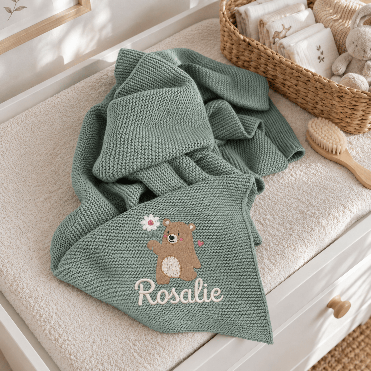Babydecke personalisiert aus 100 % Bio-Baumwolle - Bär mit Blume - wunderwunsch