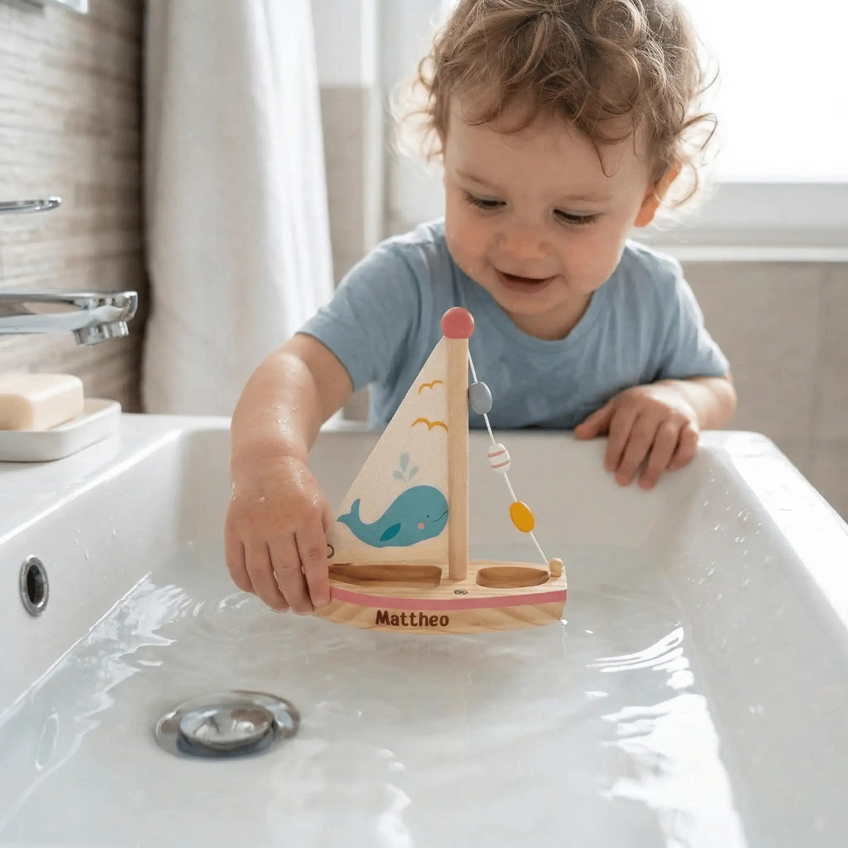 BIECO Segelschiff Holz Wal & Robbe personalisierbar - wunderwunsch