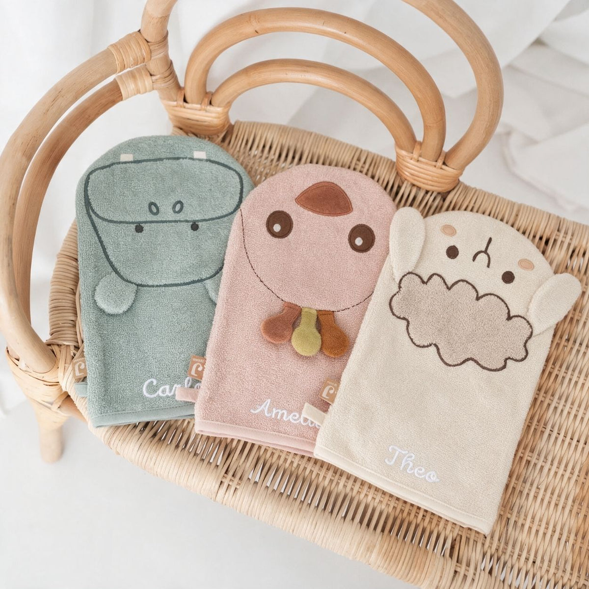 JOLLEIN Baby Waschhandschuh personalisiert - Hippo, Schaf, Strauß - wunderwunsch