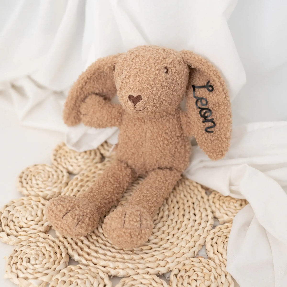 JOLLEIN Kuscheltier Hase Bouclé biscuit - wunderwunsch
