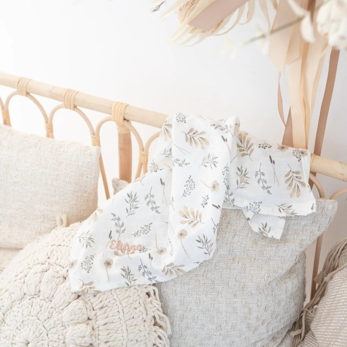 JOLLEIN Mulltuch für Babys personalisiert - Teddybär, Wildblumen - wunderwunsch