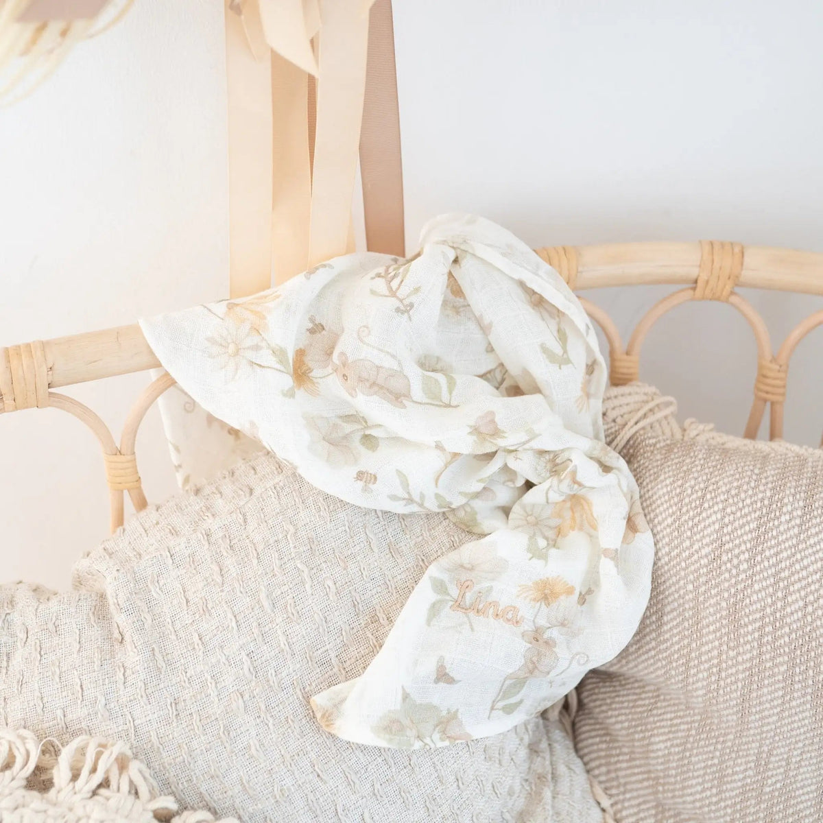 JOLLEIN Mulltuch für Babys personalisiert - Teddybär, Wildblumen - wunderwunsch