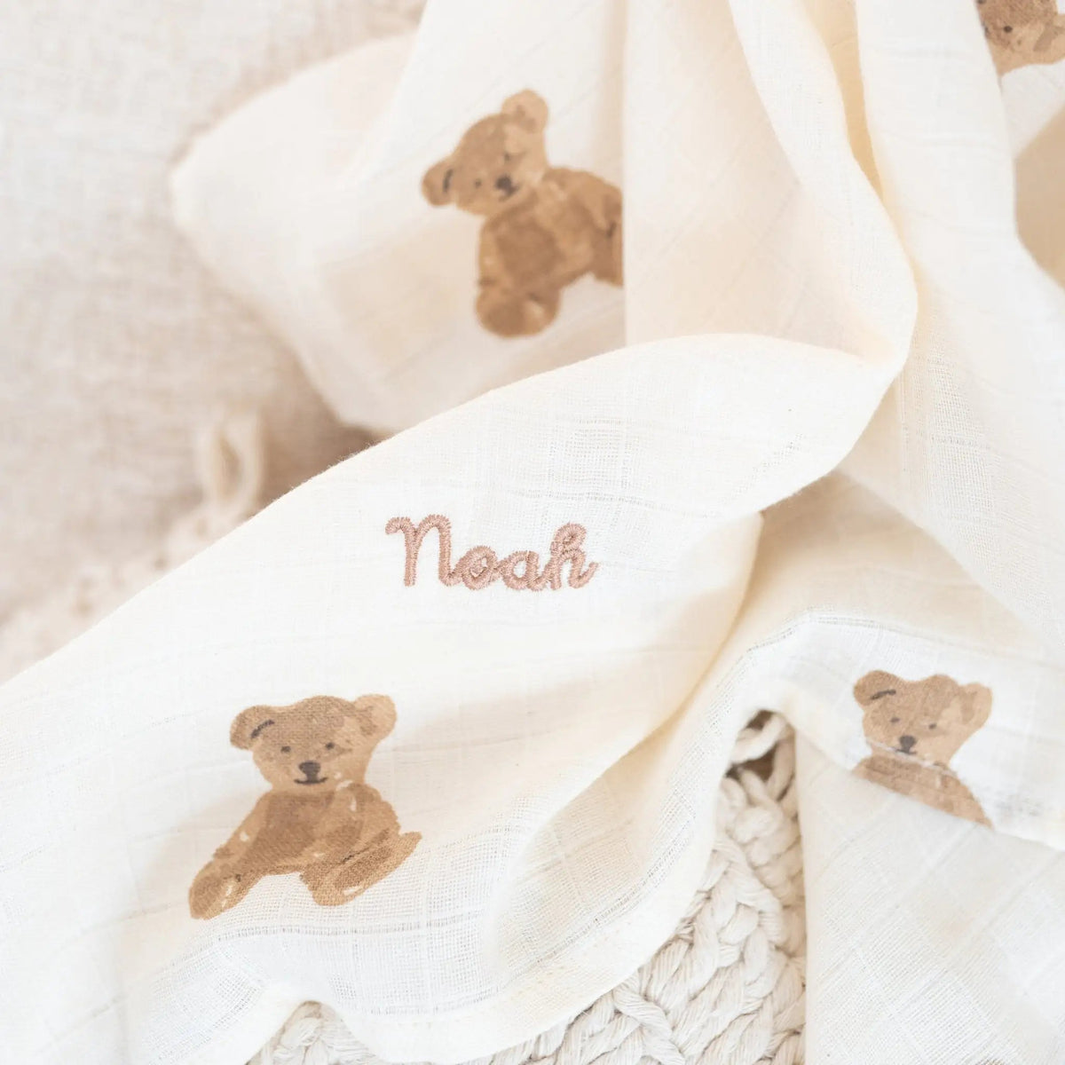 JOLLEIN Mulltuch für Babys personalisiert - Teddybär, Wildblumen - wunderwunsch