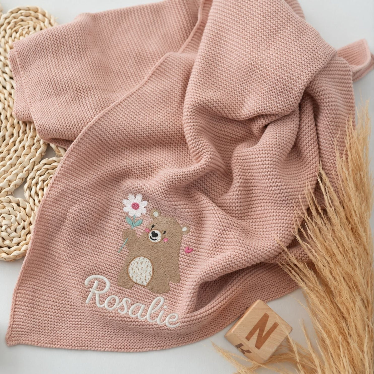 Babydecke personalisiert aus 100 % Bio-Baumwolle - Bär mit Blume - wunderwunsch