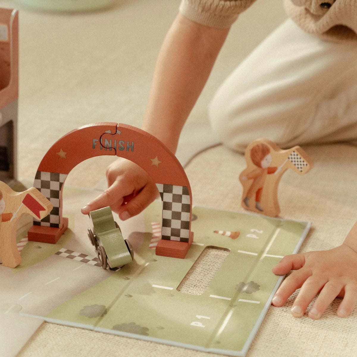 LITTLE DUTCH Holz Rennbahn im Spielkoffer - Essentials - wunderwunsch