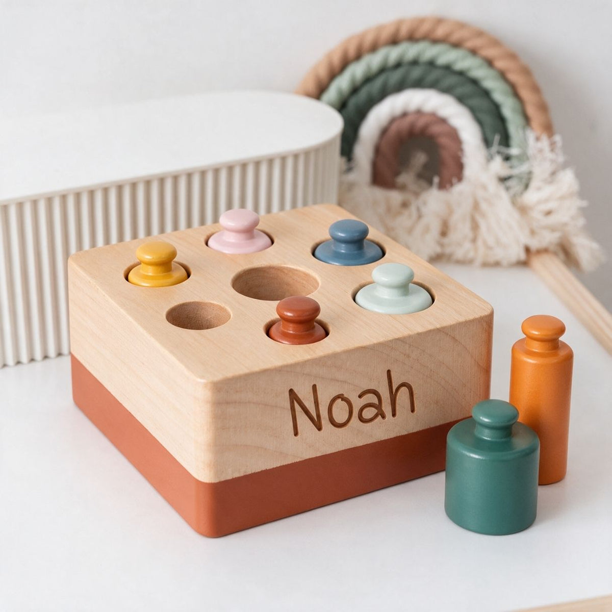 SMALL FOOT Montessori Steckpiel mit Zylindern personalisiert - wunderwunsch