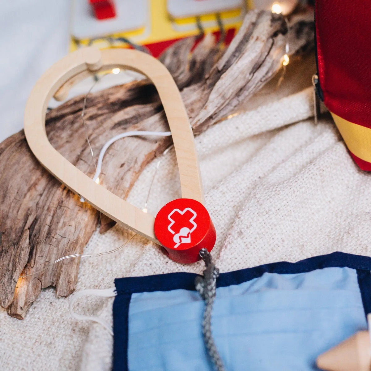 SMALL FOOT Notarztrucksack 18-teilig personalisierbar - wunderwunsch