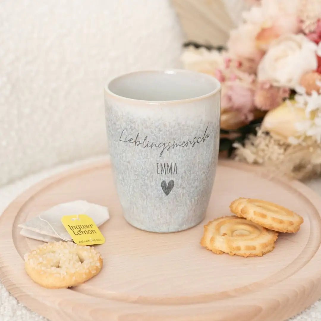 Steingut Becher sand personalisiert - Lieblingsmensch - wunderwunsch